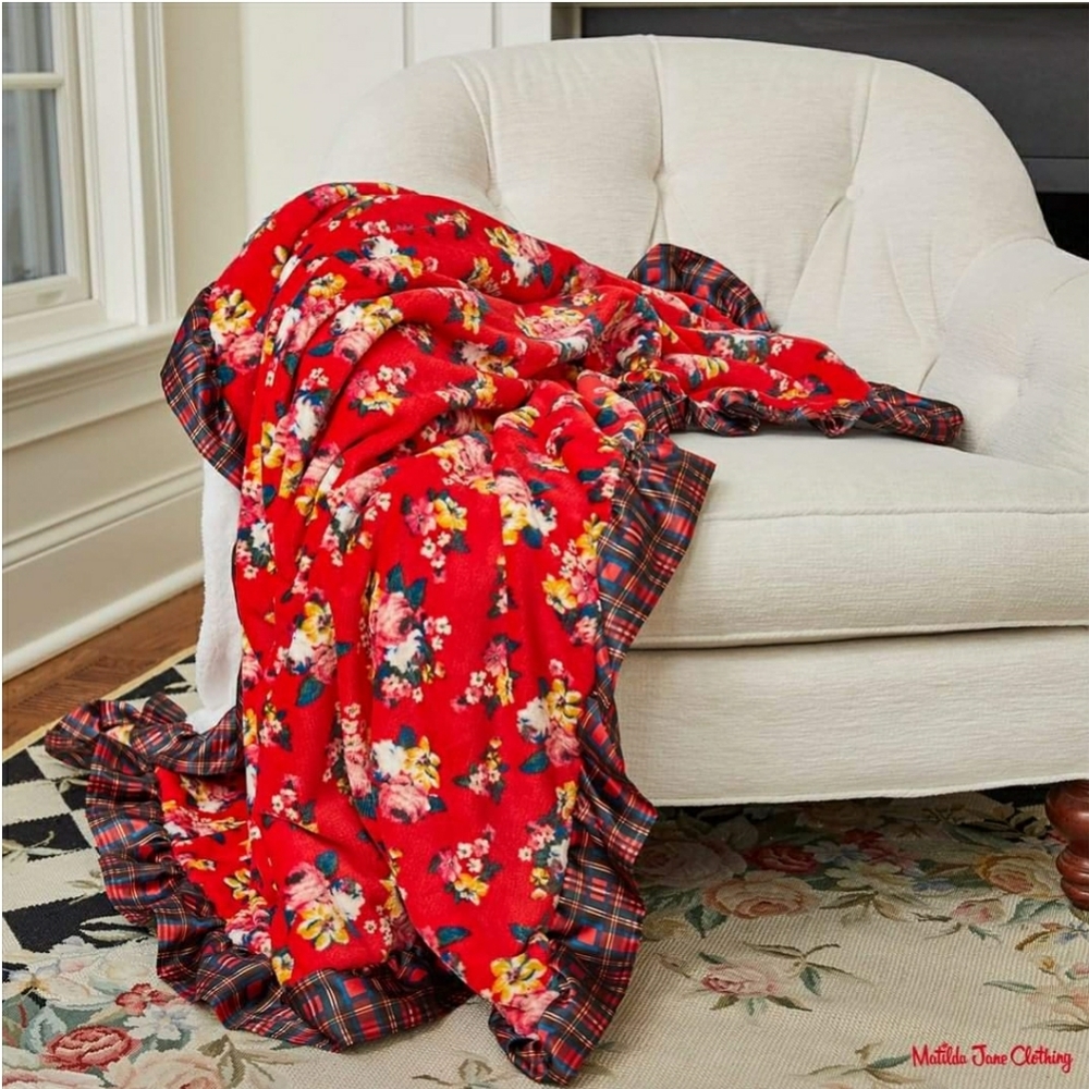 Matilda Jane large soft & plush Wrap Me Up ruffle blanket in good condition